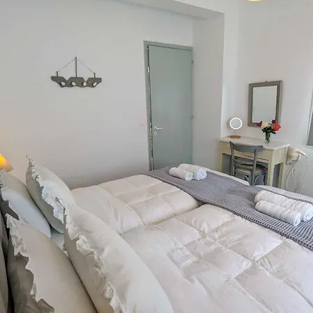 Piano Apartment